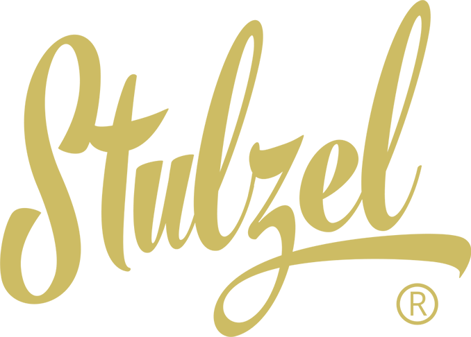 logo stulzel dorado